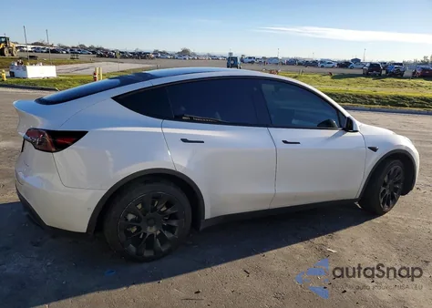 2022 Tesla Model Y z USA, uszkodzony, nr VIN 7SAYGDEE3NF346582